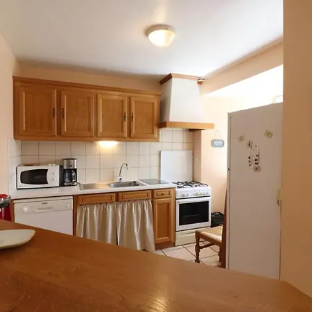 Maison De Caractere Renovee Proche Plomb Du Cantal ~ Wi-fi, Cheminee, Jardin, Animaux Acceptes - Fr-1-742-329