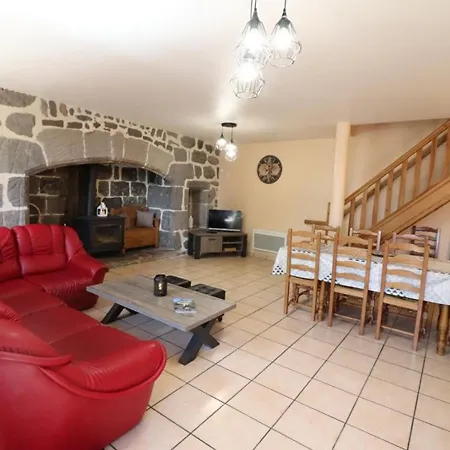 Casa vacanze Maison De Caractere Renovee Proche Plomb Du Cantal ~ Wi-fi, Cheminee, Jardin, Animaux Acceptes - Fr-1-742-329 *